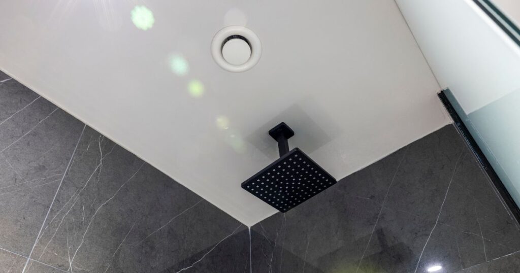 ventilatie-in-douche-plafond-1024x538.jpg